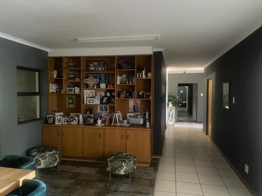 5 Bedroom Property for Sale in Porterville Western Cape